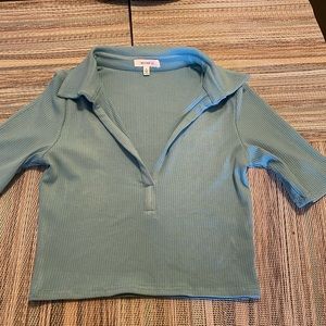 Light blue, open mid way crop